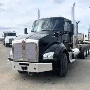 2025 Kenworth T880 Tridem Truck (982473)