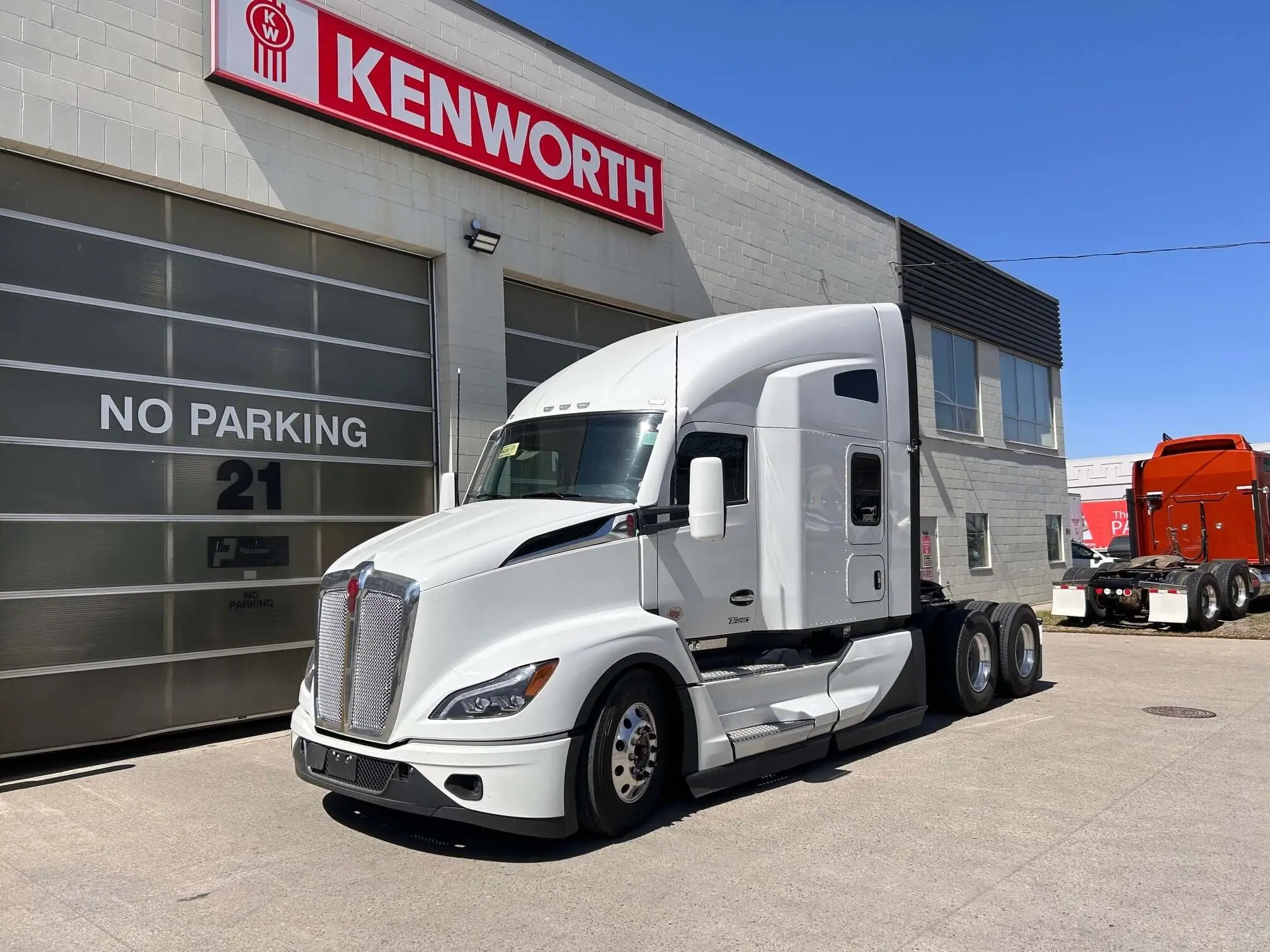 White Kenworth T680s for sale