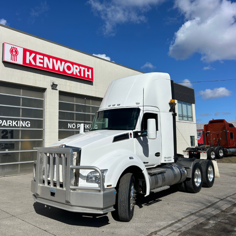 White T880 Kenworth