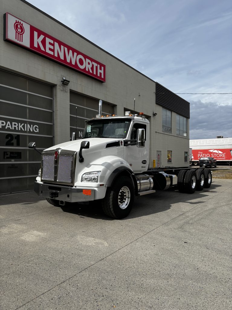 Kenworth T880 Tridem