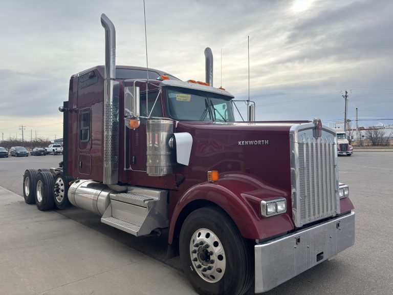 2027 Kenworth W900L