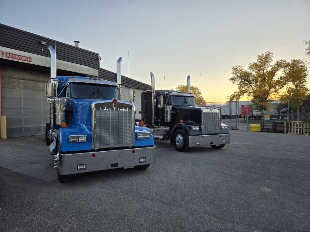 Example of Best Kenworth Truck, lineup of W900s